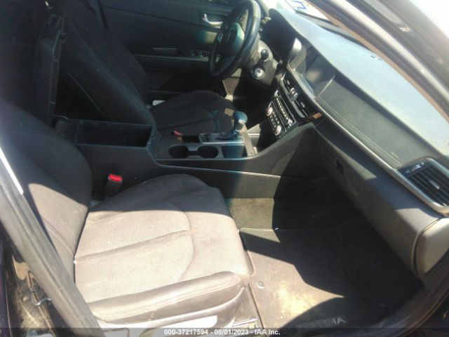 5XXGT4L31JG215776 KIA Optima Lx