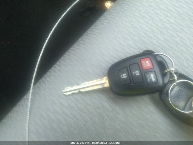 Toyota Corolla Le Eco 2014 2T1BPRHE3EC042460 Image 11