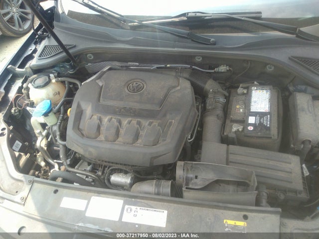 1VWAA7A30JC049585 Volkswagen Passat 2.0t S/r-line