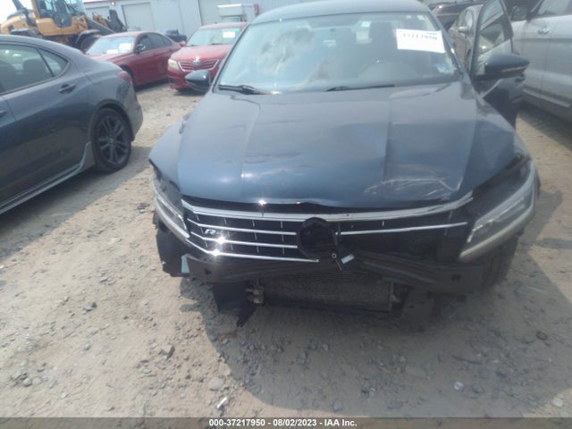 1VWAA7A30JC049585 Volkswagen Passat 2.0t S/r-line