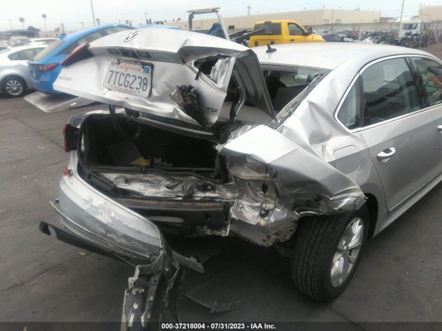 1VWAT7A36GC049657 Volkswagen Passat 1.8t S