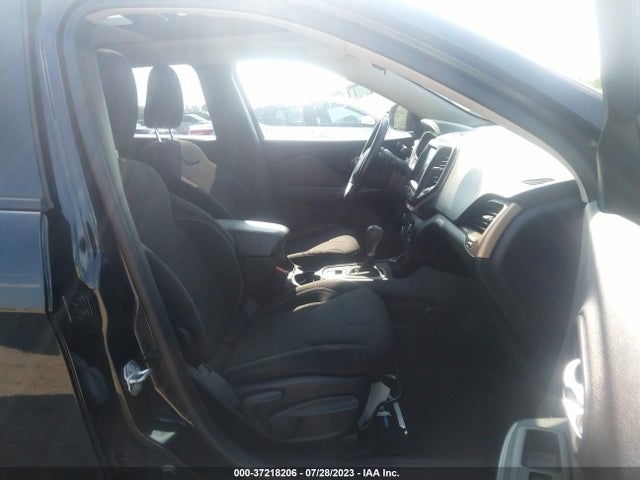 1C4PJMCSXGW292893 Jeep Cherokee 75th Anniversary