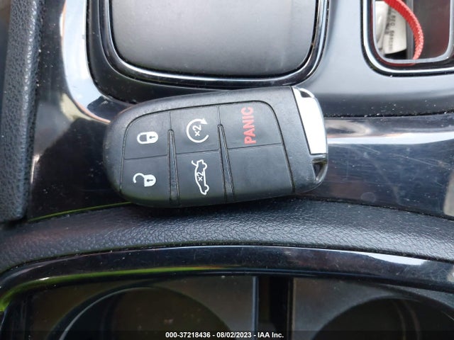 2C3CCAGG2KH531068 Chrysler 300 300s