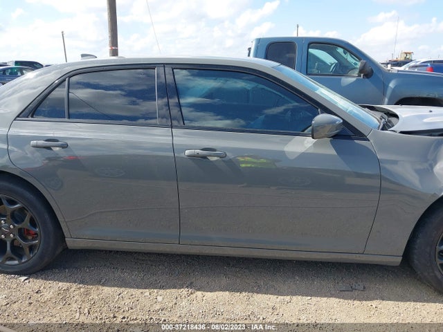 2C3CCAGG2KH531068 Chrysler 300 300s