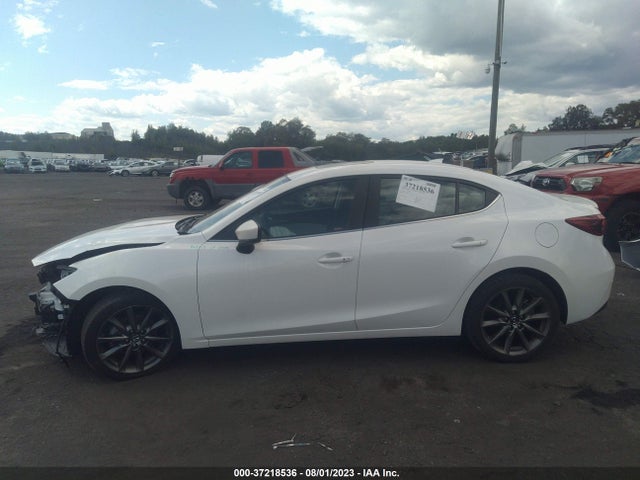 2018 MAZDA MAZDA3 4-DOOR GRAND TOURING VIN: 3MZBN1W31JM181784
