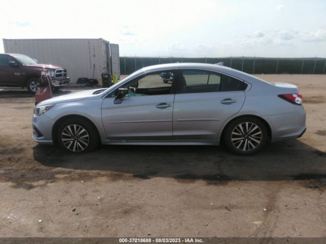 4S3BNAF63J3039984 Subaru Legacy Premium