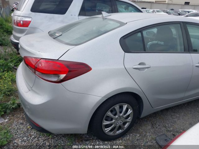 3KPFK4A7XJE203266 KIA FORTE LX