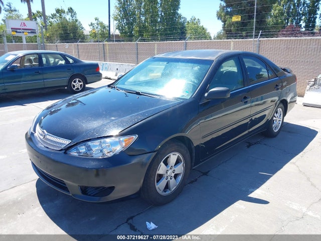 37219627 :رقم المزاد ، 4T1BF30K94U074781 vin ، 2004 Toyota Camry Le/xle مزاد بيع