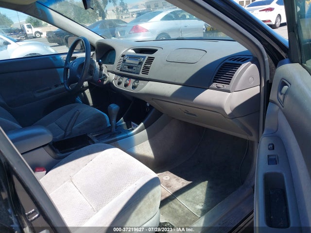 37219627 :رقم المزاد ، 4T1BF30K94U074781 vin ، 2004 Toyota Camry Le/xle مزاد بيع