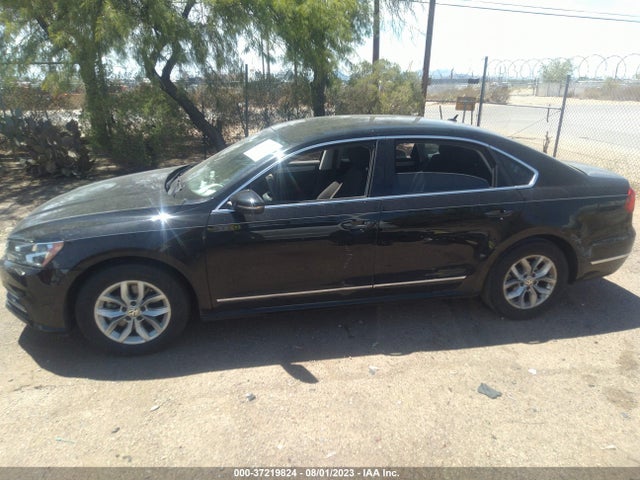 1VWAT7A39GC014398 Volkswagen Passat 1.8t S