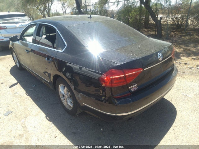 1VWAT7A39GC014398 Volkswagen Passat 1.8t S