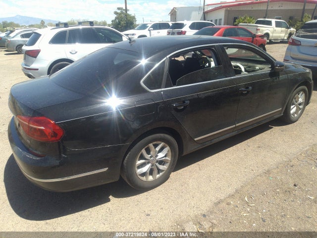 1VWAT7A39GC014398 Volkswagen Passat 1.8t S