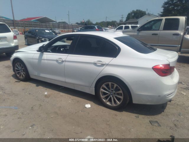 WBA8E1G50HNU14743 BMW 3 Series 320i