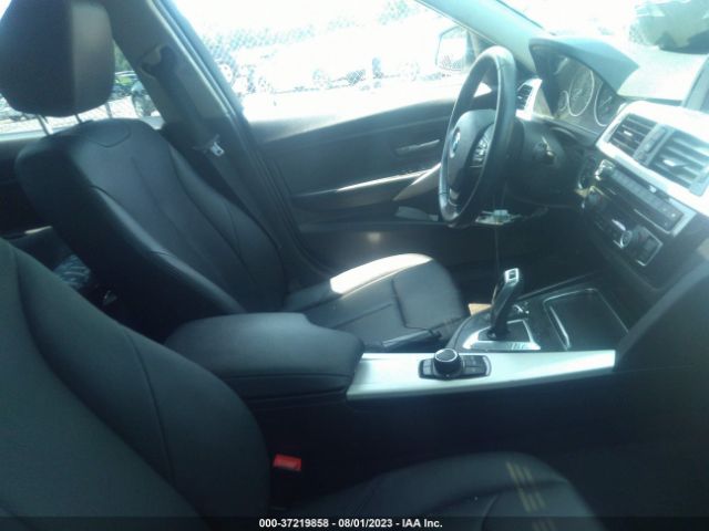 WBA8E1G50HNU14743 BMW 3 Series 320i