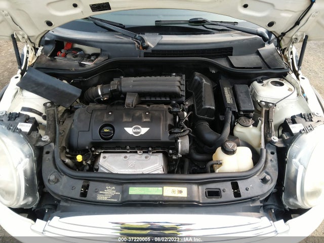 2010 MINI COOPER HARDTOP VIN: WMWMF3C52ATZ64895