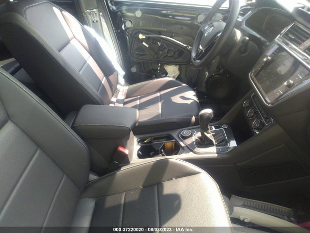 3VV2B7AXXMM007064 Volkswagen Tiguan Se/se R-line Black/sel