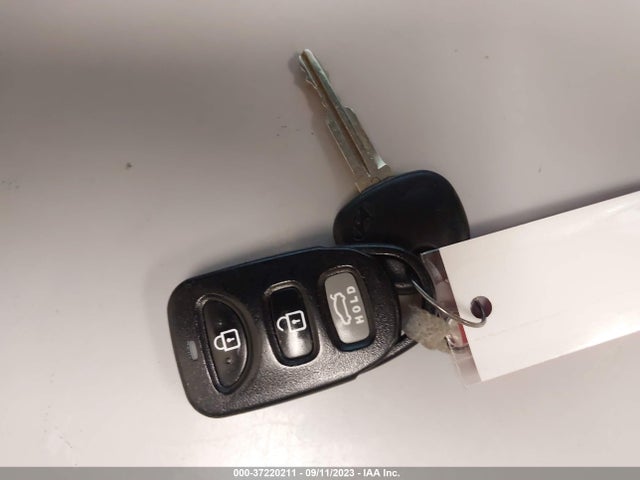 2017 HYUNDAI ELANTRA SE VIN: KMHD74LF4HU083324