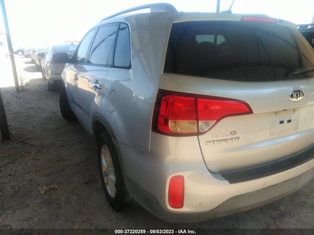 KIA SORENTO LX 2014 5XYKT3A66EG534187 Image 3