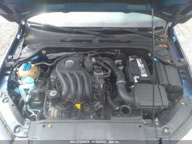 3VW2K7AJXFM249959 Volkswagen Jetta Sedan 2.0l S