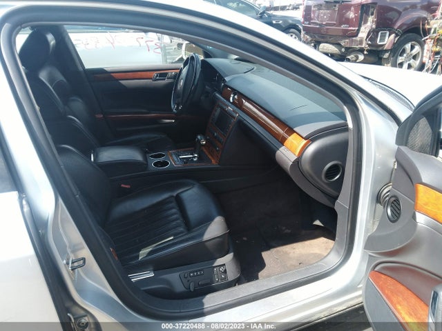 2004 VOLKSWAGEN PHAETON V8 VIN: WVWAF63D848008262