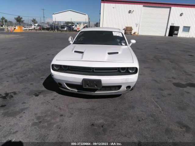 2C3CDZAG8FH718678 Dodge Challenger Sxt