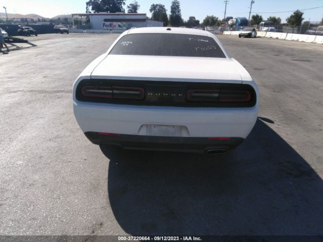 2C3CDZAG8FH718678 Dodge Challenger Sxt