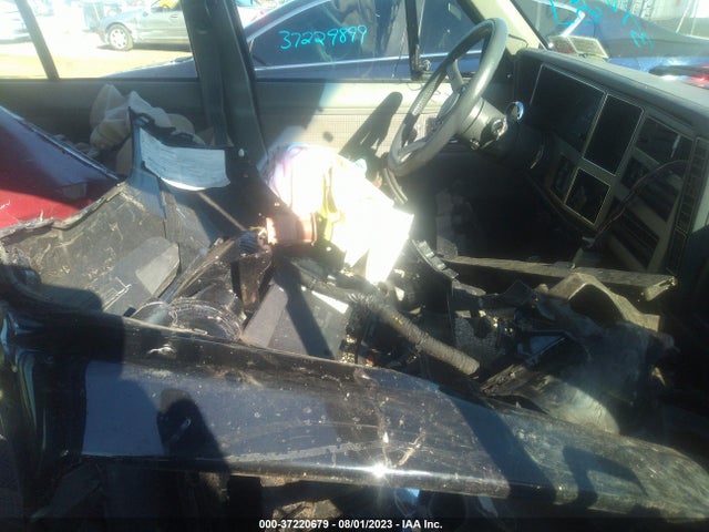 1988 JEEP CHEROKEE LAREDO VIN: 1JCMR7844JT249777