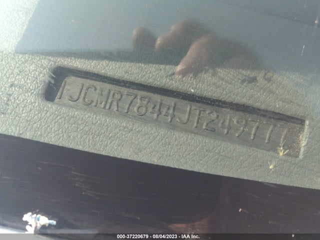 1988 JEEP CHEROKEE LAREDO VIN: 1JCMR7844JT249777