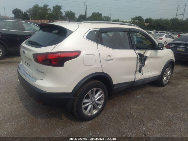 JN1BJ1CR5HW105845 Nissan Rogue Sport Sv