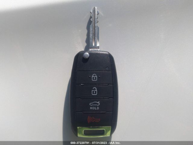 3KPFL4A70JE241019 KIA FORTE S