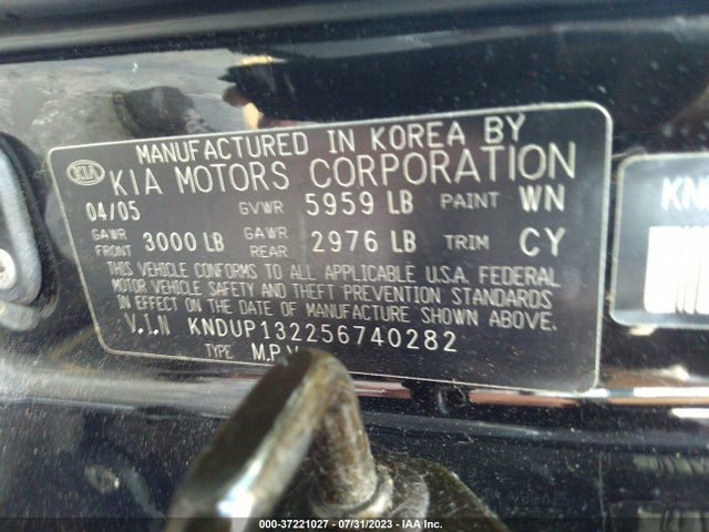 2005 KIA SEDONA LX/EX VIN: KNDUP132256740282