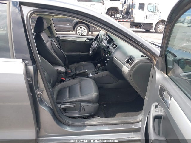 3VWD07AJ4EM240445 Volkswagen Jetta Sedan Se W/connectivity