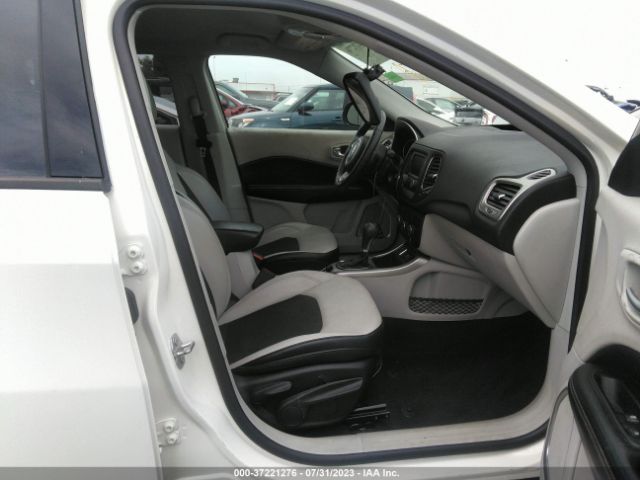 3C4NJCBB4HT668952 Jeep Compass Latitude