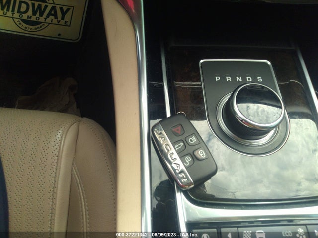 SAJBK4BV7HCY28299 Jaguar Xf 35t Prestige