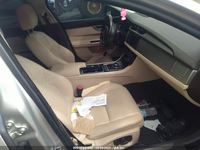 SAJBK4BV7HCY28299 Jaguar Xf 35t Prestige
