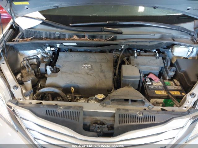5TDKK3DC9FS686425 Toyota SIENNA LE