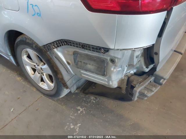 5TDKK3DC9FS686425 Toyota SIENNA LE