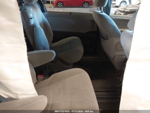 5TDKK3DC9FS686425 Toyota SIENNA LE