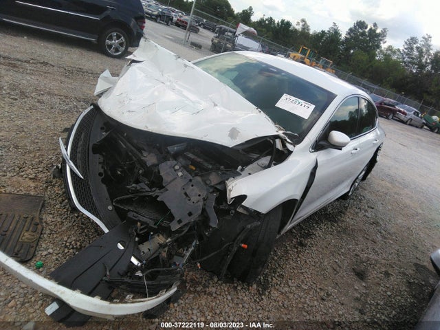 Chrysler 200 Limited 2015 1C3CCCAB2FN575965 Image 2