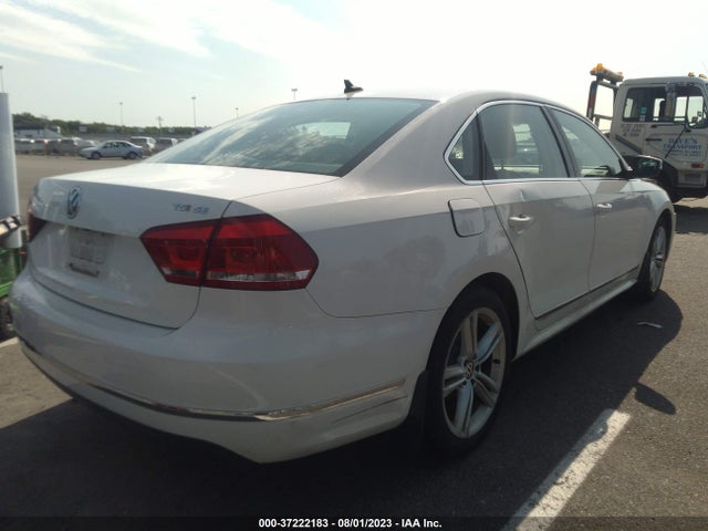 1VWBT7A35FC051614 Volkswagen Passat 1.8t Se W/sunroof & Nav