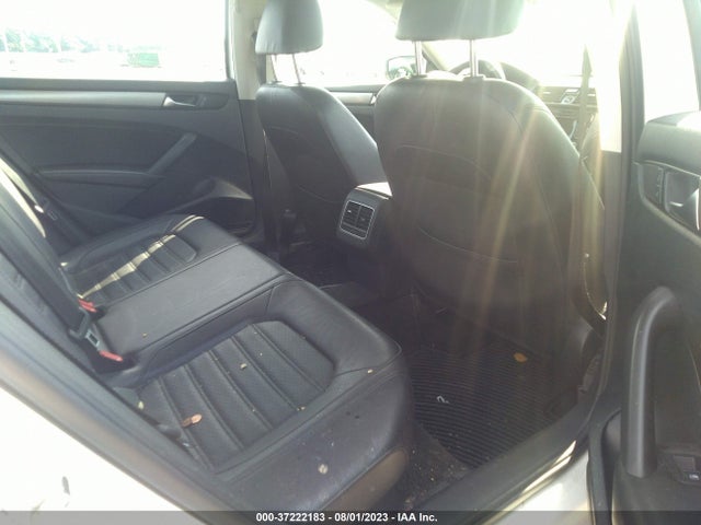 1VWBT7A35FC051614 Volkswagen Passat 1.8t Se W/sunroof & Nav