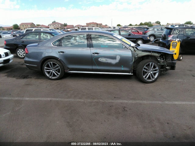 1VWDT7A3XHC076665 Volkswagen Passat R-line W/comfort Pkg