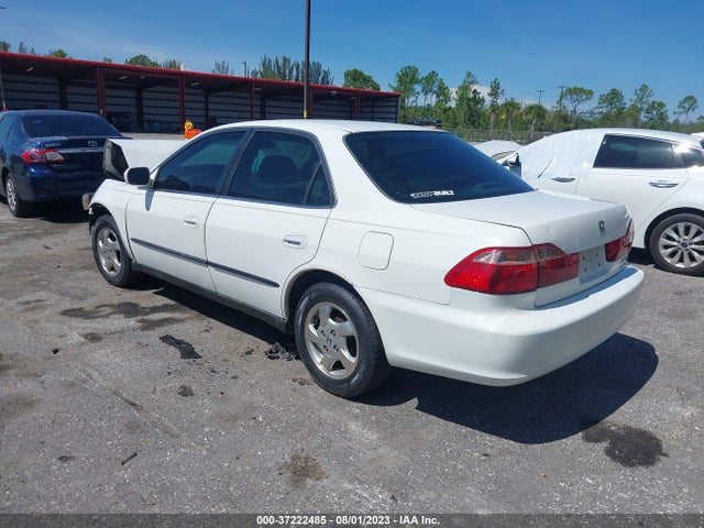 2000 HONDA ACCORD SDN LX VIN: 1HGCG5649YA145531