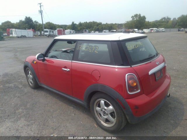 2009 MINI COOPER WMWMF33549TU75930 Photo 2