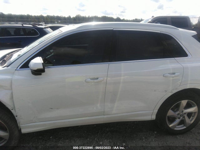 WA1AECF37L1113414 Audi Q3 PREMIUM