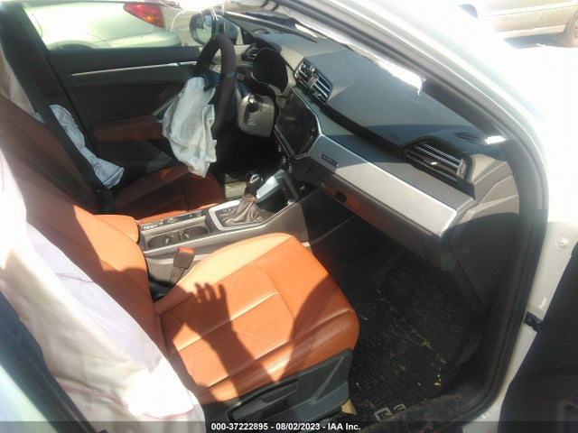 WA1AECF37L1113414 Audi Q3 PREMIUM