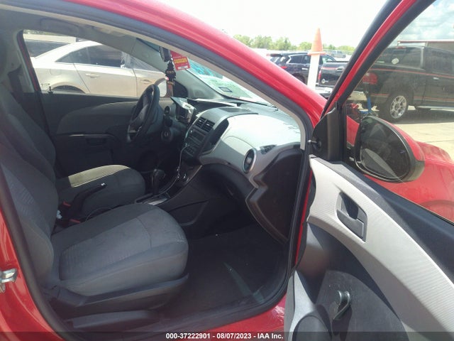 Chevrolet SONIC LS 2015 1G1JA5SH8F4156007 Image 6