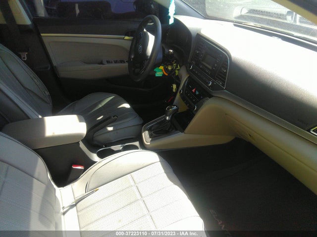 Hyundai ELANTRA SE 2018 5NPD74LF6JH352234 Image 5
