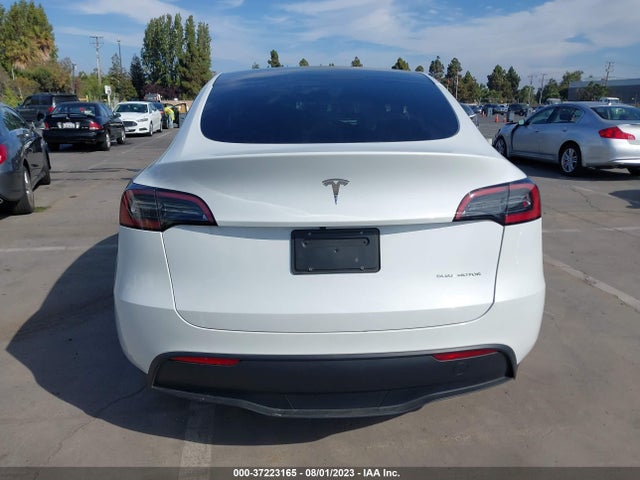 Tesla Model Y Long Range 2023 7SAYGDEE3PF630510 Image 8