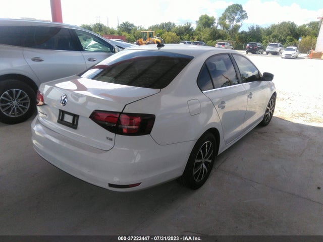 3VWDB7AJ8HM226837 Volkswagen Jetta 1.4t Se